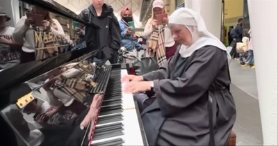 Nun Sits Down At Public Piano And Plays A Mesmerizing Tune - More Music