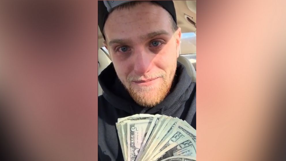 Pizza Delivery Man Moved to Tears by $700 Tip From Church After Struggling  With Addiction Relapse - ABC News