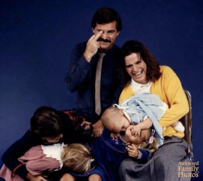 Your Family Portraits Are Too Monotonic%3F Check Out These Hilarious Pics