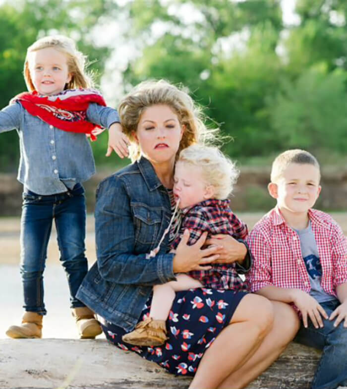 Your Family Portraits Are Too Monotonic%3F Check Out These Hilarious Pics 18