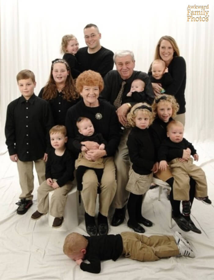 Your Family Portraits Are Too Monotonic%3F Check Out These Hilarious Pics 7