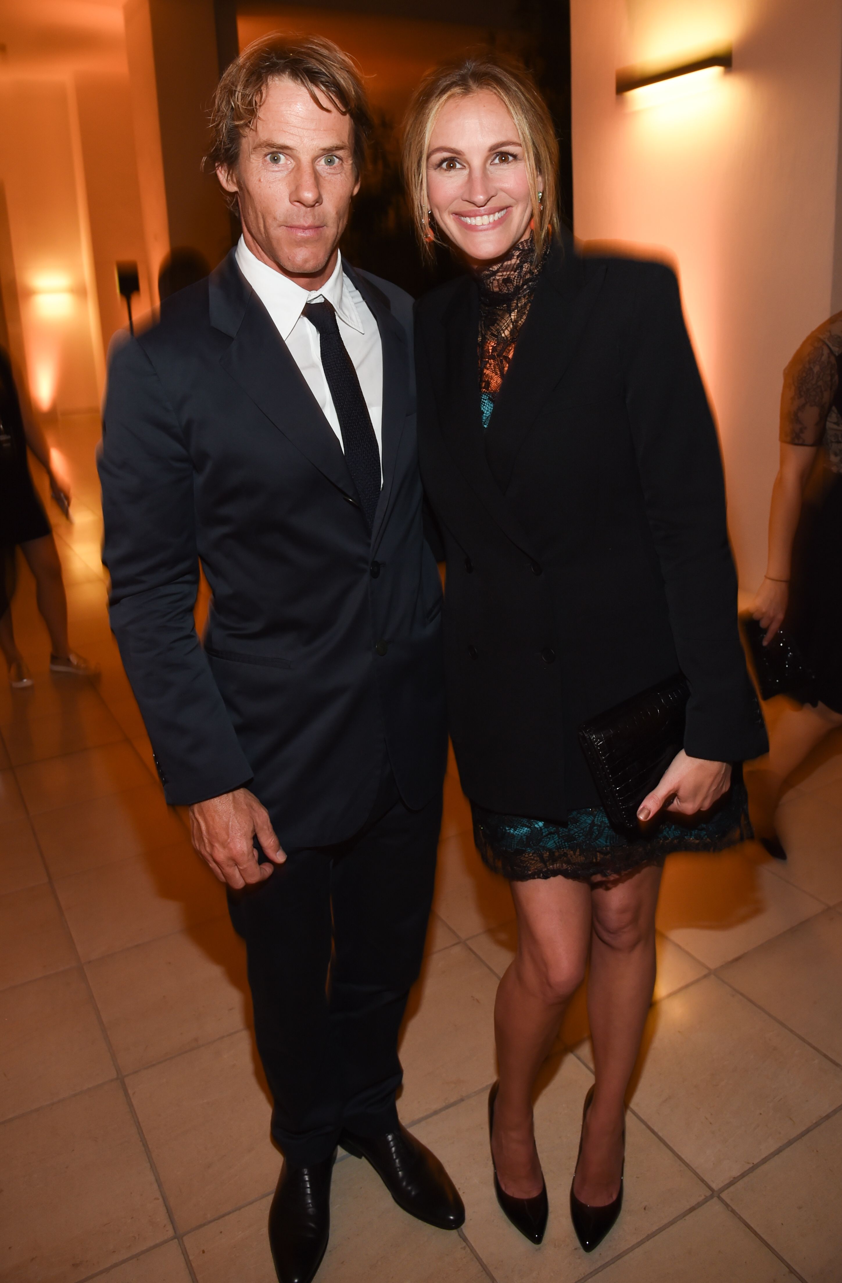 Danny Moder and Julia Roberts at the Gala in the Garden sponsored by Bottega Veneta in Los Angeles on October 10, 2015 | Source: Getty Images