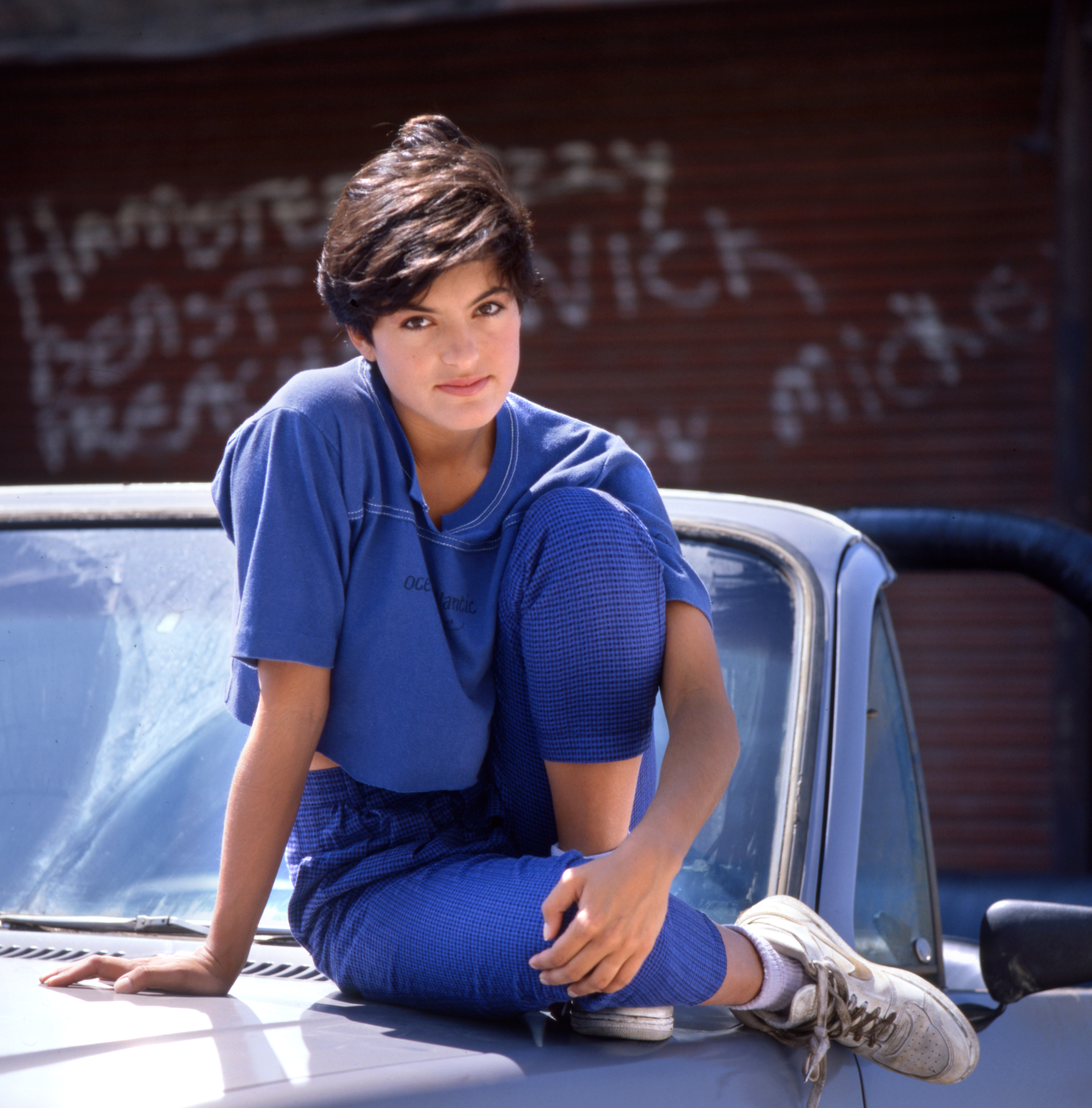 Mariska Hargitay posing as her character from "Downtown" in Los Angeles, California on September 1, 1986 | Source: Getty Images