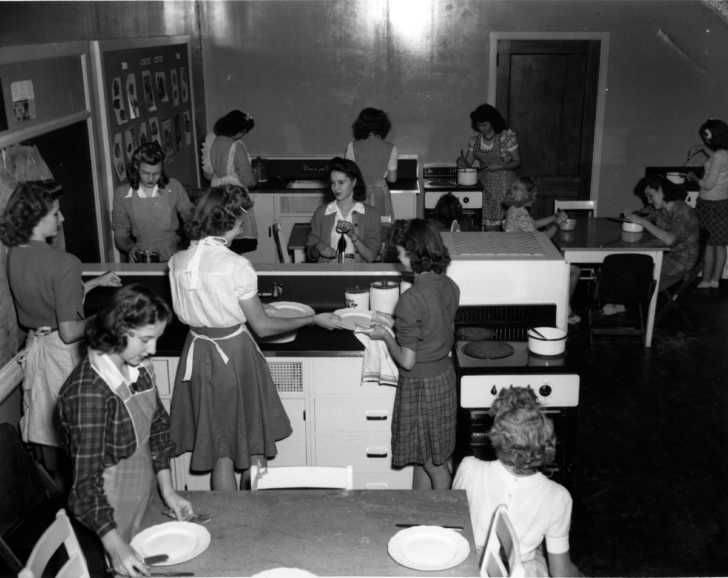early 1950s home ec class