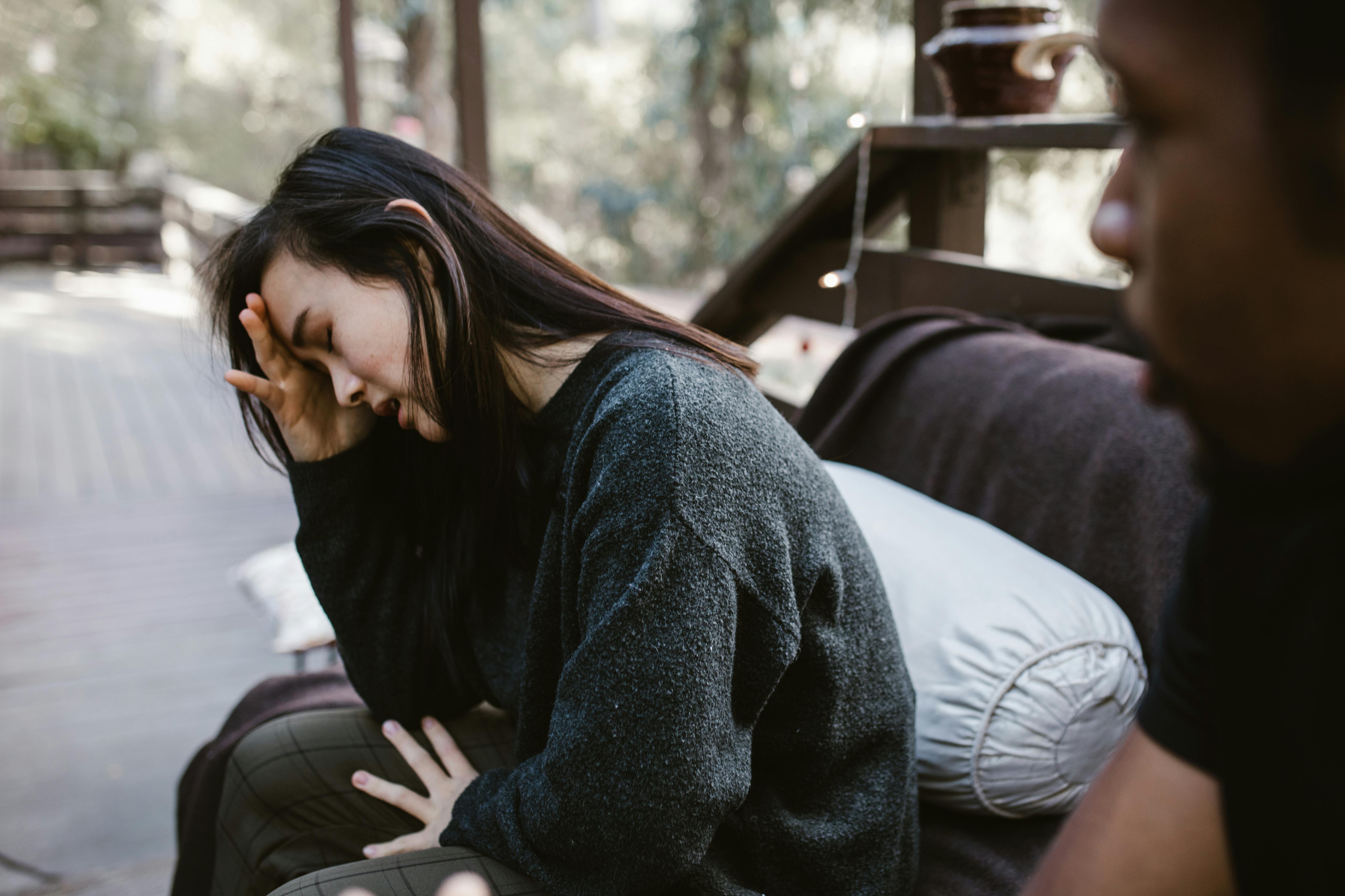 A couple talking | Source: Pexels